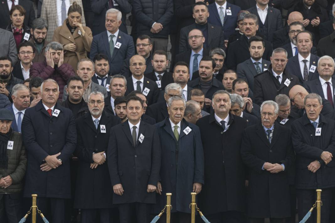 Hasan Bitmez için Meclis'te cenaze töreni. Babası Filistin atkısıyla uğurladı 10
